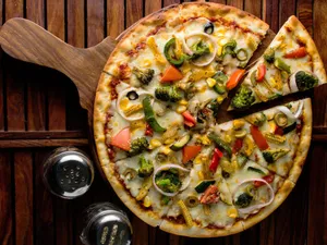 Mix Veg Regular Special Pizza