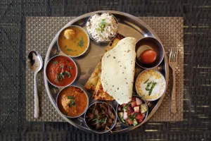 Veg Thali - Plain Naan