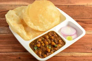 Chole (Paneer) Bhature