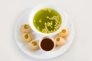 Sooji Golgappe