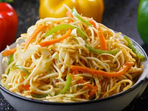Paneer Hakka Noodles