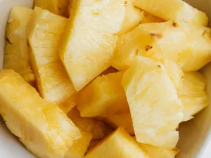 (Full) Pineapple Fruit Chaat