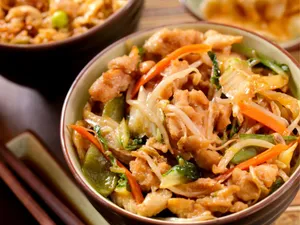 American Chopsuey Non Veg