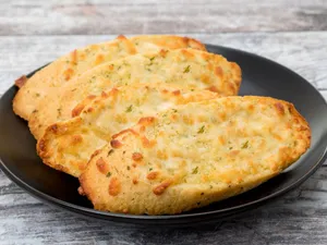 Paneer Gingy Parca Bread