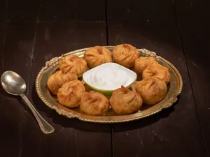 Peri Peri Cheese Corn Momos