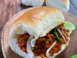 Bhajiya Pav