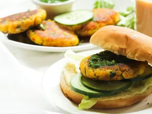Aloo Tikki Burger