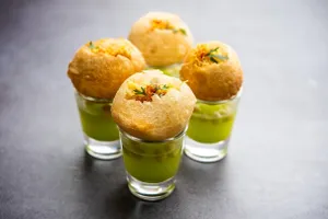 Sooji Golgappe