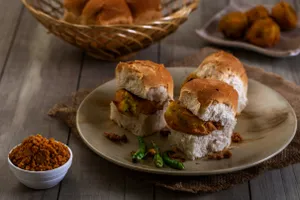Paneer Vada Pav- Tandoori Sauce