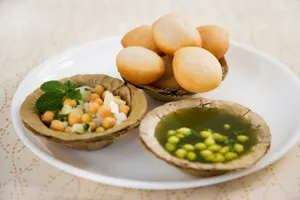 Sooji Golgappe