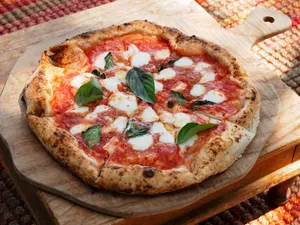 Margherita Cheese Burst Pizza