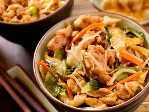 American Chopsuey (Non Veg)