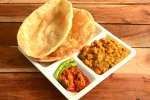 Chole Paneer Bhature