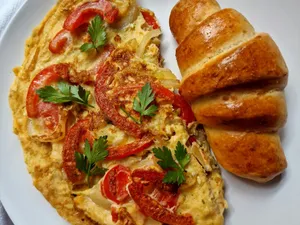 Spl. Chicken Seekh Kabab Bread Omelette - 4 eggs