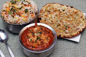 Veg Thali - Aloo Pyaaz Naan