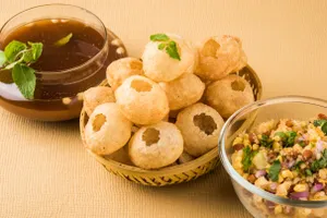 Sooji Golgappe
