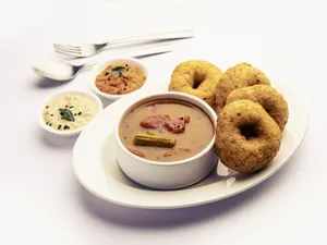 Sambhar Vada