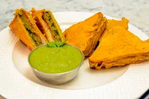 Paneer Bread Pakoda