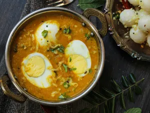 Egg Curry - half