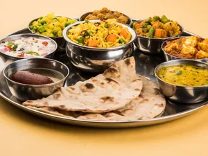 Veg Thali - Tandoori Roti