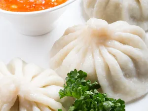 Butter Paneer Garlic Cream Momos