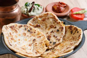 Aloo Pyaaz Paratha
