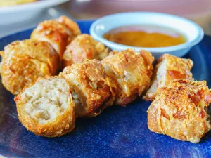 Kurkure Paneer Momos