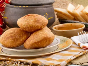 Aloo kachori + Sabzi