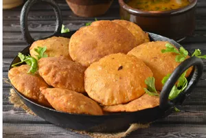 Sabzi Poori (6 pcs)