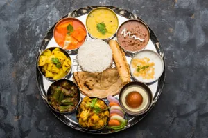 Veg Thali - Aloo Naan