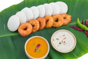 2 Idli  + 1 Vada with Sambhar