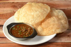 Chole Bhature (paneer wale)