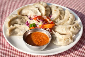 Creamy Chicken Momos