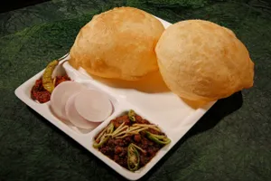 Chole Bhature (paneer wale)