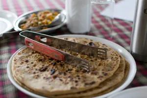 Paneer Single Anda Paratha