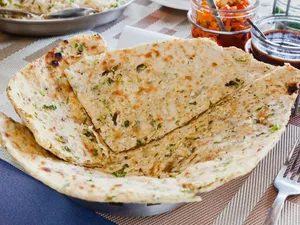 Cheese Kulcha (1 piece)