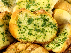 Garlic Bread with Full Topping