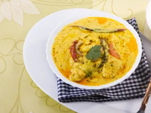 Kadi Pakoda