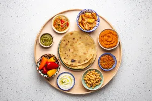 Veg Thali - Aloo Pyaaz Naan