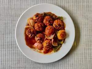 Schezwan Malai Soya Mushroom Momos