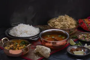 Aloo Pyaaz Naan Thali
