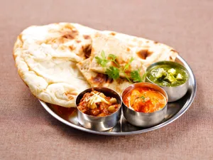 Veg Thali - Aloo Pyaaz Naan