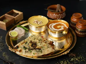 बटर तंदूरी रोटी थाली