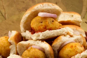 Cheese Butter Grilled Vada Pav
