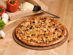 Mix Veg Double Cheese Corn Pizza