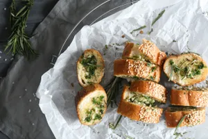 Garlic Bread Margherita with Paneer
