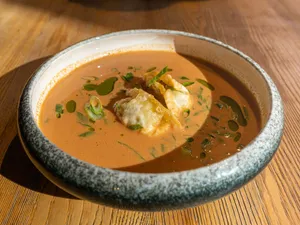 Soya Paneer Gravy Momos