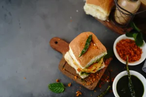 Vada Pav- Cheese Sauce