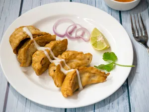 Afghani Paneer Momos