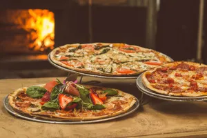 Deluxe Veggie Pizza